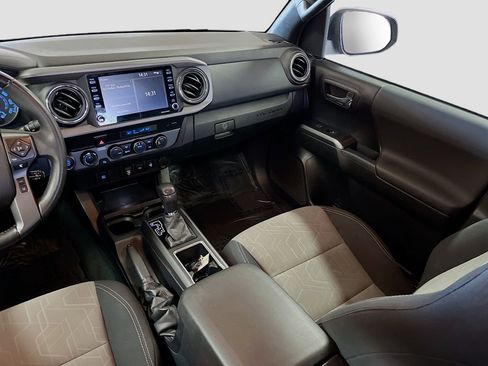 Used 2021 Toyota Tacoma TRD Off-Road image 34