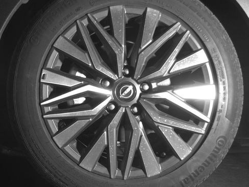 Used 2025 Nissan Altima 2.5 SV FWD image 12