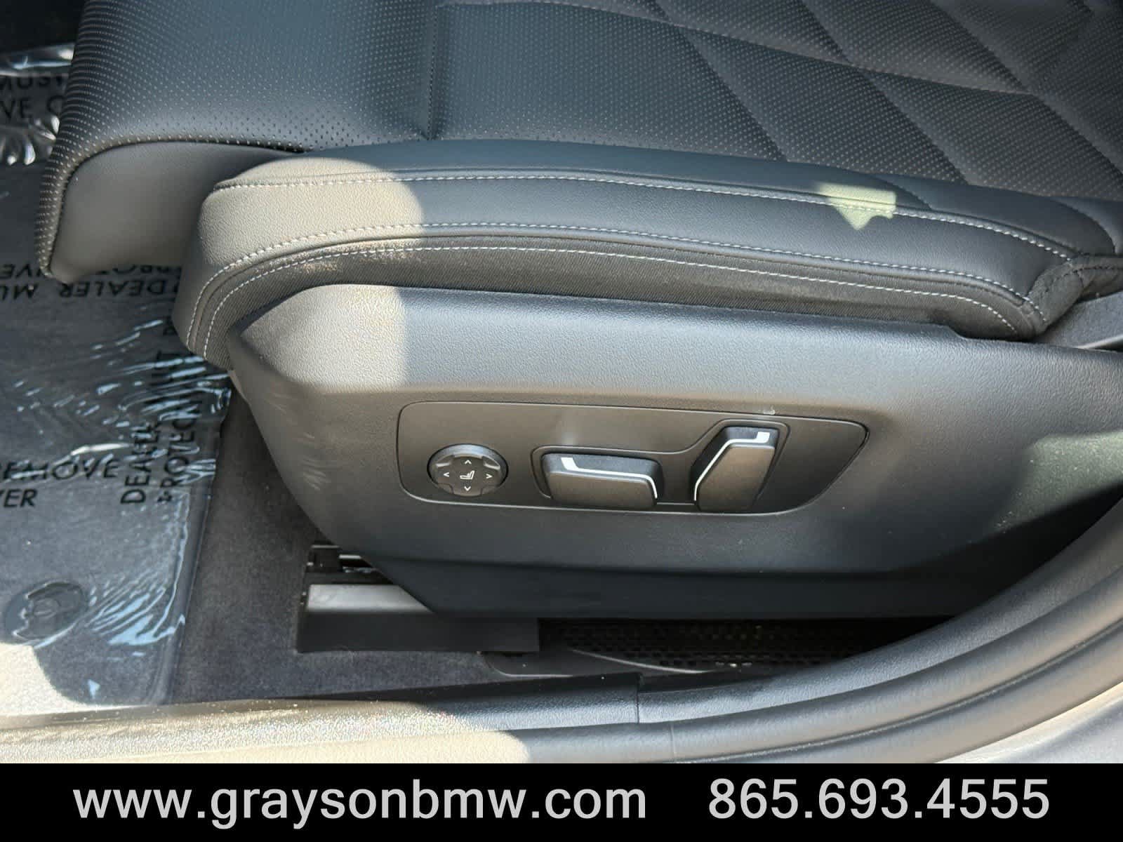 Used 2026 BMW 540i xDrive w/ Premium Package AWD/4WD image 14