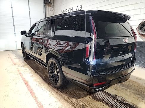 Used 2023 Cadillac Escalade ESV Sport Platinum w/ LPO, ONYX Package image 7