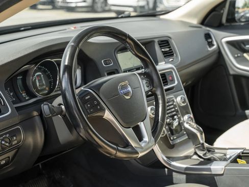 Used 2015 Volvo V60 T5 Cross Country w/ Convenience Package AWD/4WD image 14