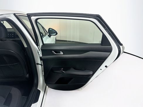 Used 2025 Kia K5 LXS image 30