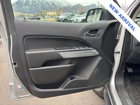 Used 2020 Chevrolet Colorado ZR2 image 17