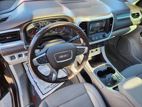 Used 2021 GMC Acadia SLT w/ Technology Package image 8