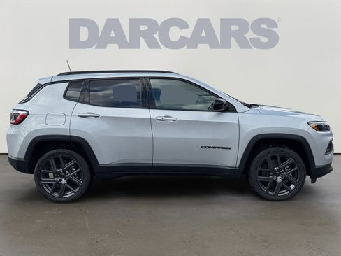 New 2026 Jeep Compass Latitude image 8