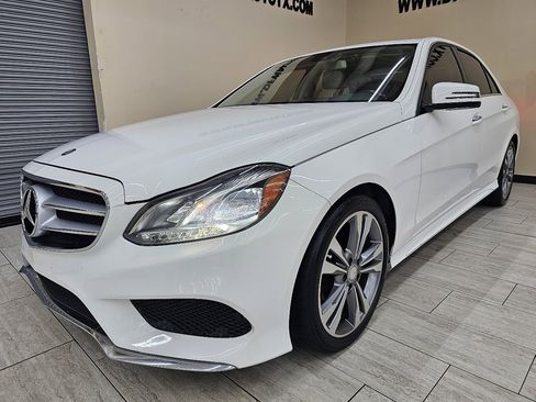 Used 2016 Mercedes-Benz E 350 Sedan image 2