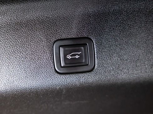 Used 2023 GMC Yukon XL SLT w/ SLT Premium Package AWD/4WD image 38