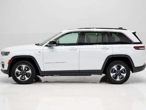 Used 2024 Jeep Grand Cherokee Limited 4xe w/ Trailer Tow Package AWD/4WD image 32