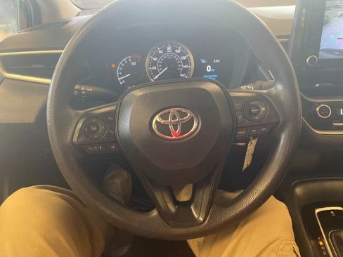 Used 2022 Toyota Corolla LE FWD image 22