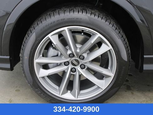 New 2025 Audi Q3 2.0T Premium image 29