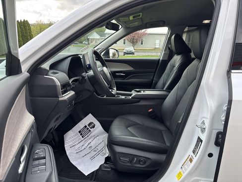 Certified 2024 Toyota Grand Highlander Limited image 13