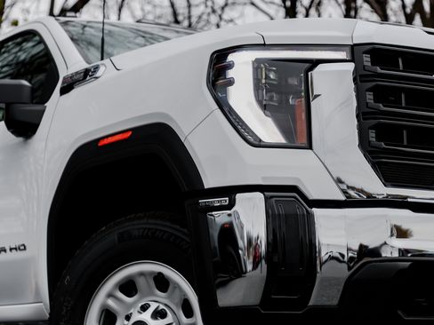 New 2026 GMC Sierra 2500 Pro w/ Convenience Package image 3