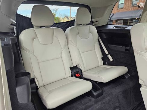 Used 2023 Volvo XC90 T8 Ultimate w/ Lounge Package image 15