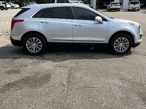 Used 2017 Cadillac XT5 Luxury FWD image 8