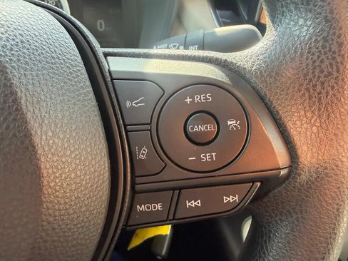 Used 2022 Toyota Corolla LE FWD image 14