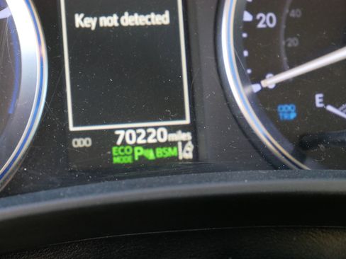 Used 2019 Toyota Highlander AWD Hybrid image 5