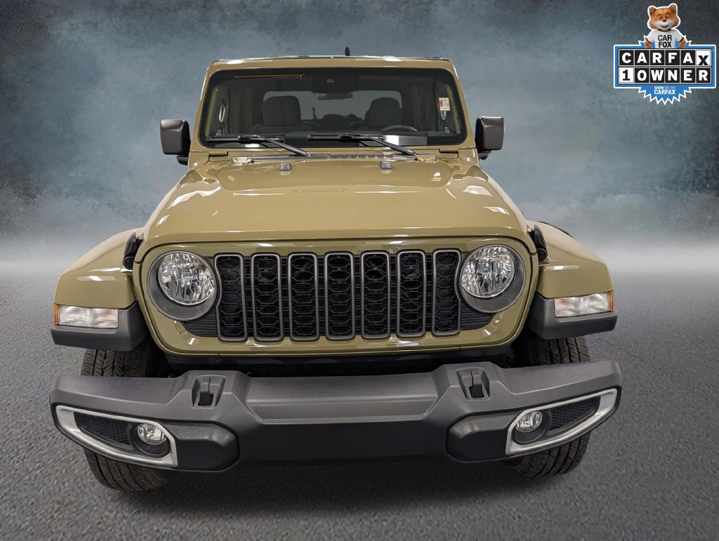 Used 2025 Jeep Gladiator Sport AWD/4WD image 2