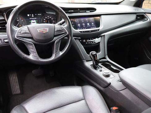 Used 2020 Cadillac XT5 Premium Luxury FWD image 5