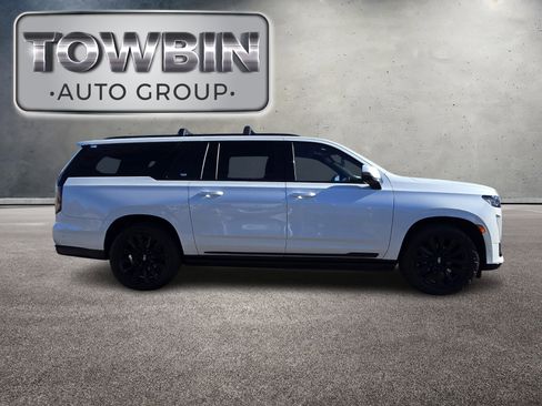 Used 2022 Cadillac Escalade ESV Sport w/ Touring Package image 3