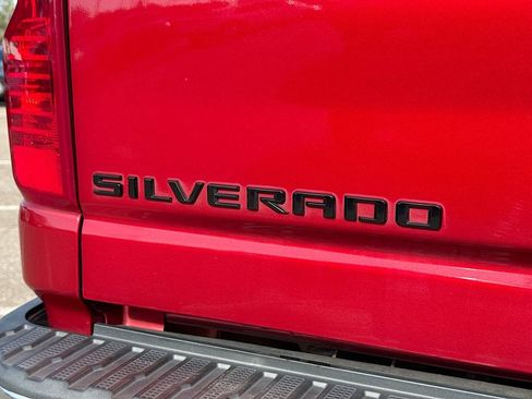 Used 2021 Chevrolet Silverado 2500 LT w/ Convenience Package image 11