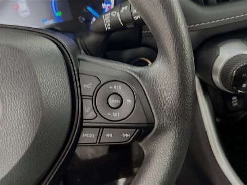 Used 2025 Toyota RAV4 XLE image 20