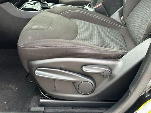 Used 2021 Jeep Cherokee Latitude image 17