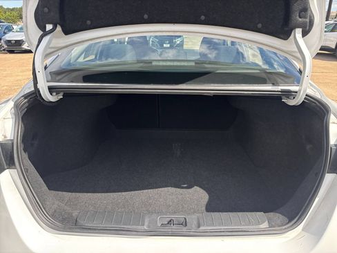 Used 2025 Nissan Sentra S FWD image 29