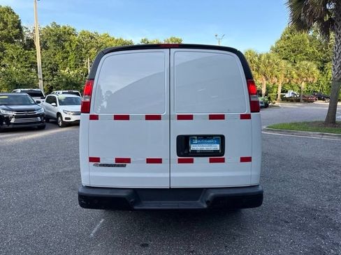 Used 2021 Chevrolet Express 2500 RWD image 4