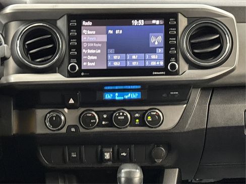 Used 2022 Toyota Tacoma SR5 AWD/4WD image 19