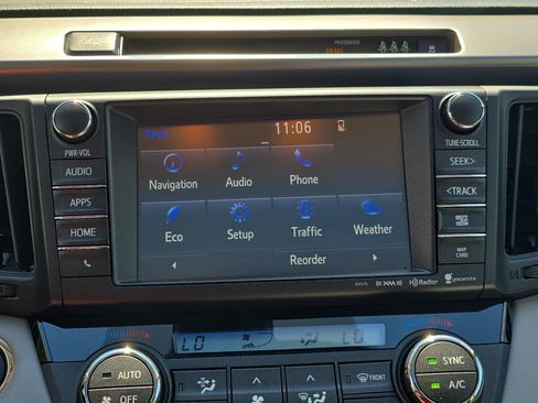 Used 2018 Toyota RAV4 XLE AWD/4WD image 21