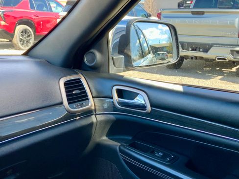 Used 2015 Jeep Grand Cherokee Overland w/ Advanced Technology Group image 37