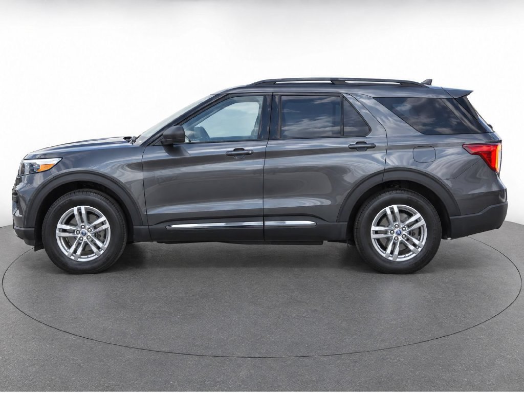 Used 2020 Ford Explorer XLT w/ Class III Trailer Tow Package AWD/4WD image 4