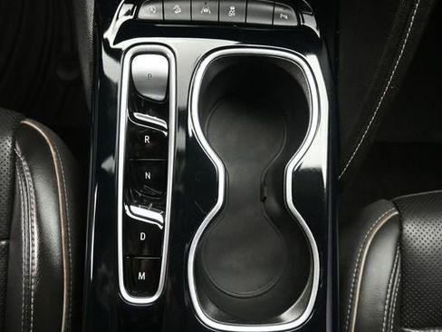 Used 2021 Buick Envision Essence w/ Sport Touring Package AWD/4WD image 19