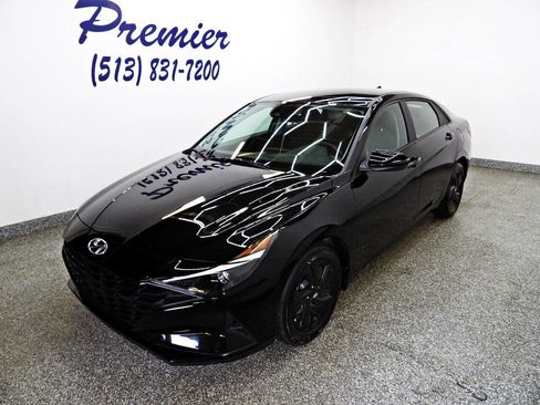 Used 2023 Hyundai Elantra SEL FWD image 1