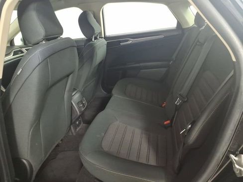 Used 2020 Ford Fusion SE image 9