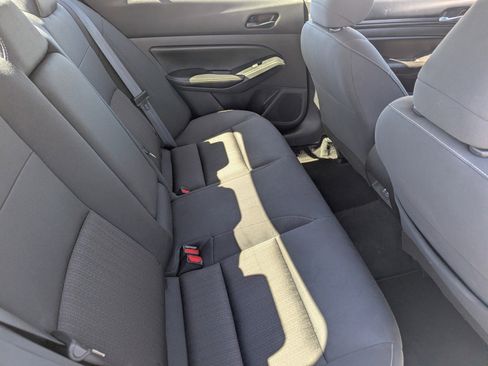 Used 2024 Nissan Altima 2.5 SV image 13