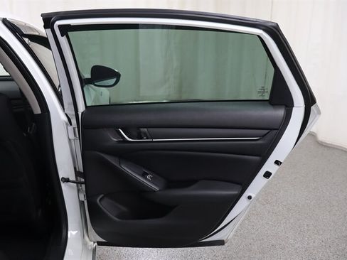 Used 2018 Honda Accord EX image 30