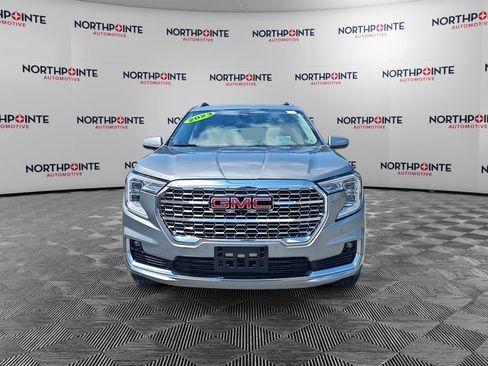 Used 2023 GMC Terrain Denali w/ Denali Premium Package AWD/4WD image 8