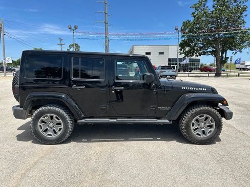 Used 2014 Jeep Wrangler Unlimited Rubicon w/ Connectivity Group AWD/4WD image 5