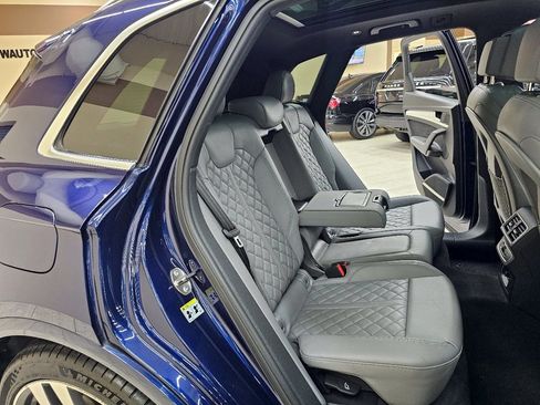Used 2018 Audi SQ5 Prestige w/ Prestige Package AWD/4WD image 26