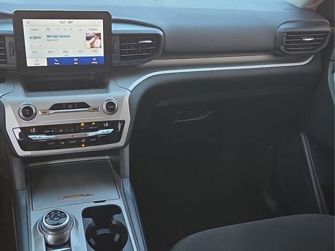 Used 2021 Ford Explorer XLT image 20