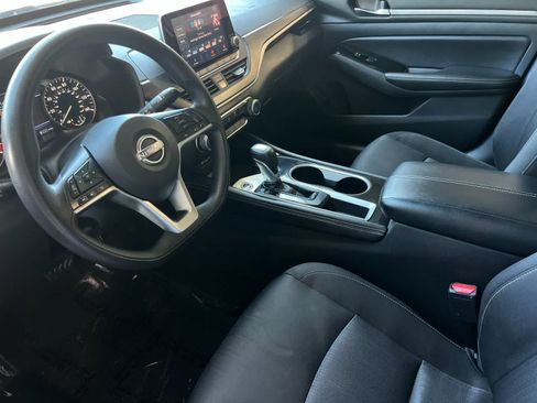 Used 2023 Nissan Altima 2.5 SV FWD image 12