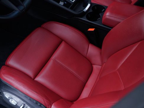 Used 2022 Porsche Macan S image 16