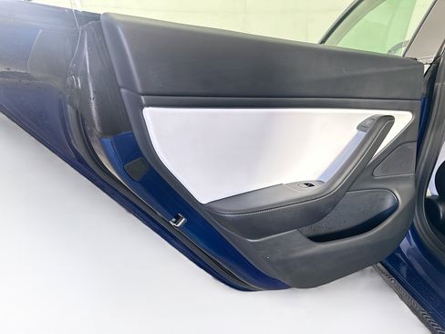 Used 2021 Tesla Model 3 Long Range AWD/4WD image 23