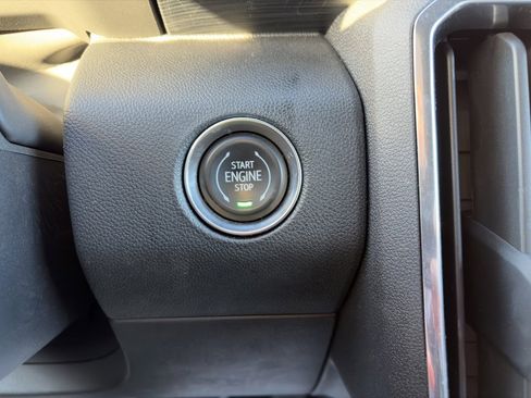 Used 2025 GMC Acadia Elevation image 25