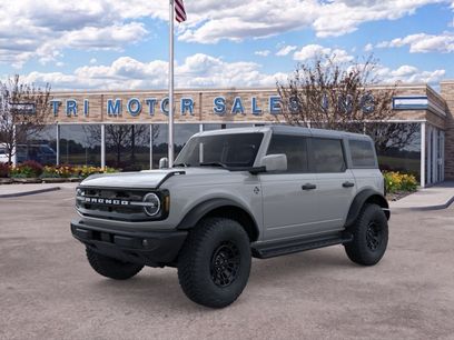 New 2026 Ford Bronco Outer Banks w/ Sasquatch Package
