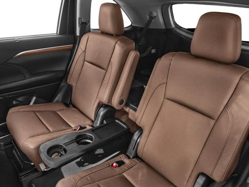 Used 2018 Toyota Highlander Limited AWD/4WD image 9