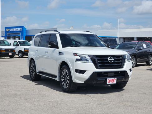 Used 2023 Nissan Armada SL w/ Midnight Edition Package AWD/4WD image 3