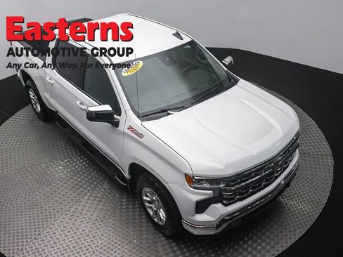 Used 2023 Chevrolet Silverado 1500 LT AWD/4WD image 3