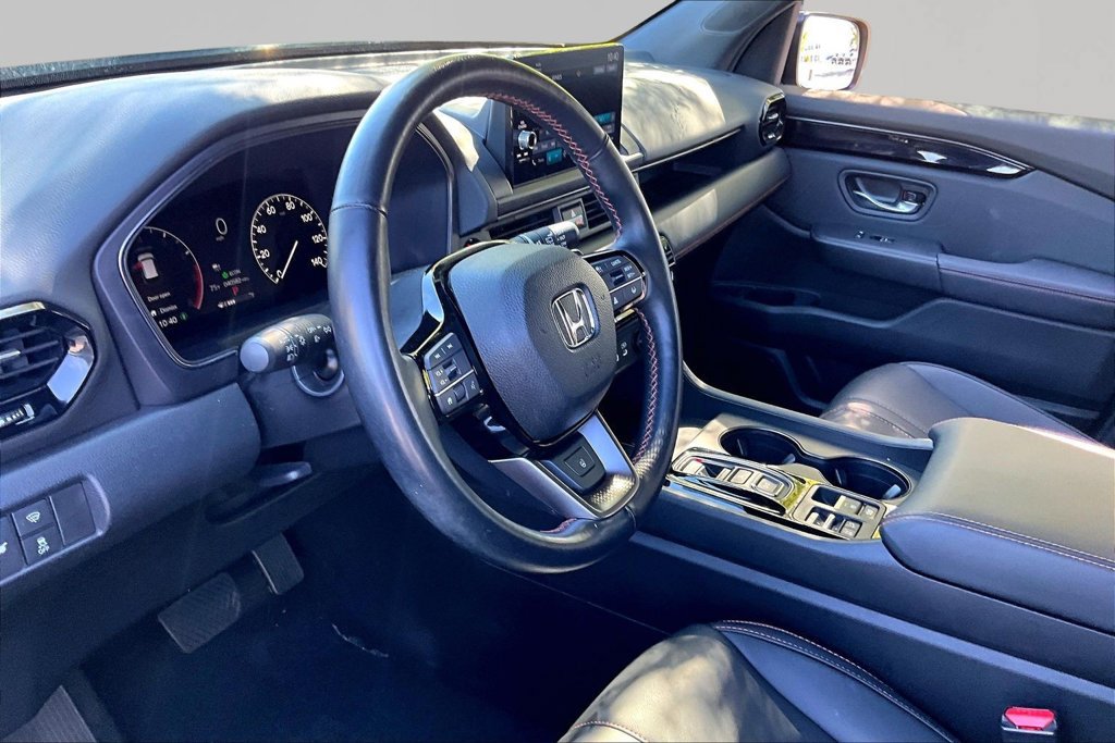 Certified 2025 Honda Pilot TrailSport image 12